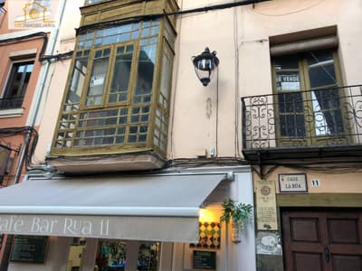 Oportunidad gran piso para reformar en pleno Centro calle RUA