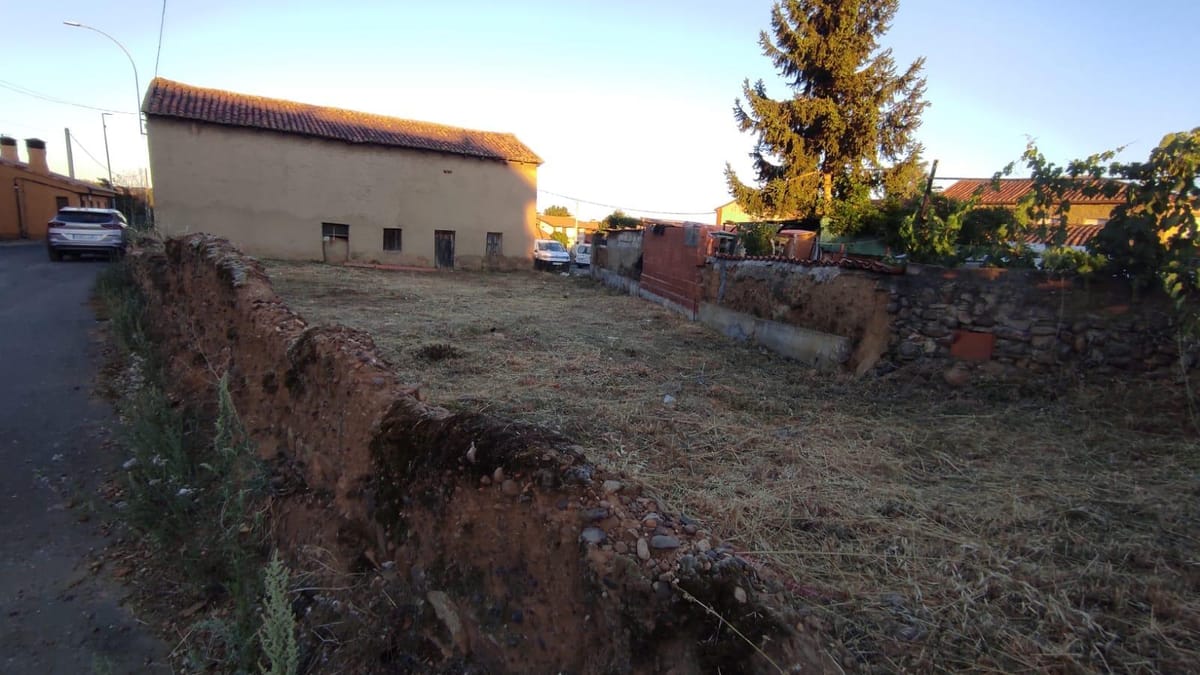 TERRENO URBANO en SARIEGOS