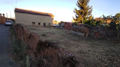 TERRENO URBANO en SARIEGOS