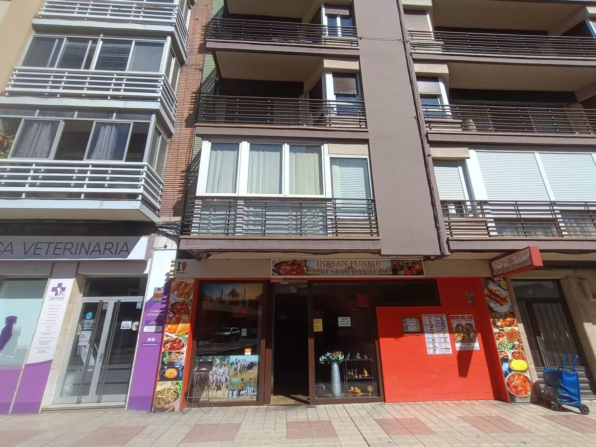 OPORTUNIDAD: BAR RESTAURANTE CON LICIENCIA EN VIGOR