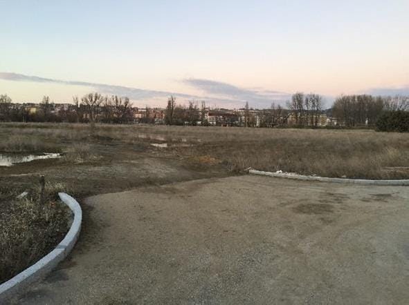 Terreno Urbano en León: Conexión entre Naturaleza y Proximidad Urbana