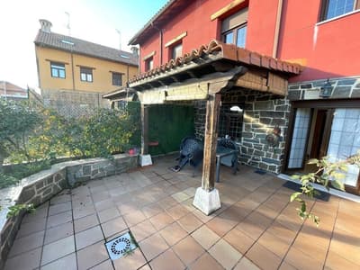 CHALET ADOSADO en SARIEGOS