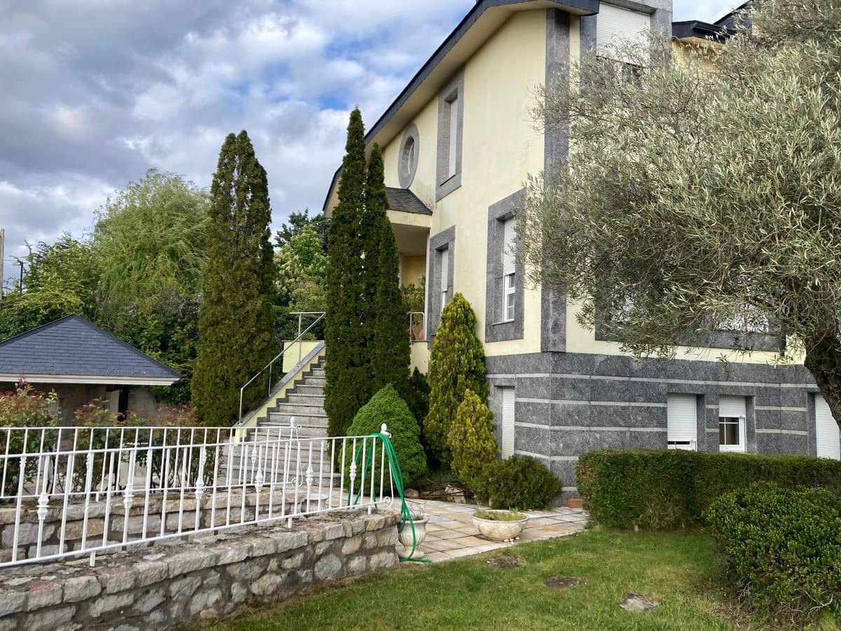 CHALET DE LUJO EN LAS LOMAS