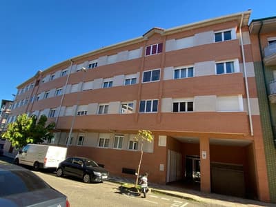 Piso impecable en  Villaobispo de las Regueras.