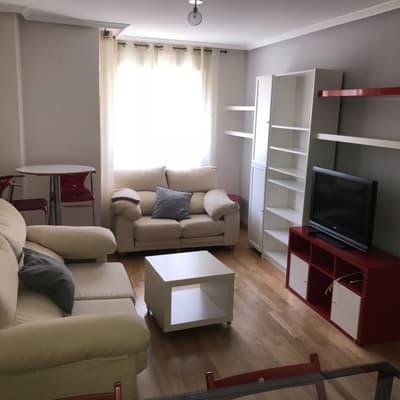 Piso impecable en  Villaobispo de las Regueras.