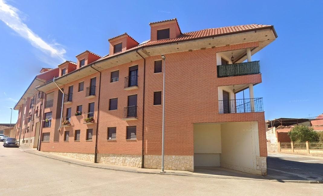 PISO EN VALDERAS.