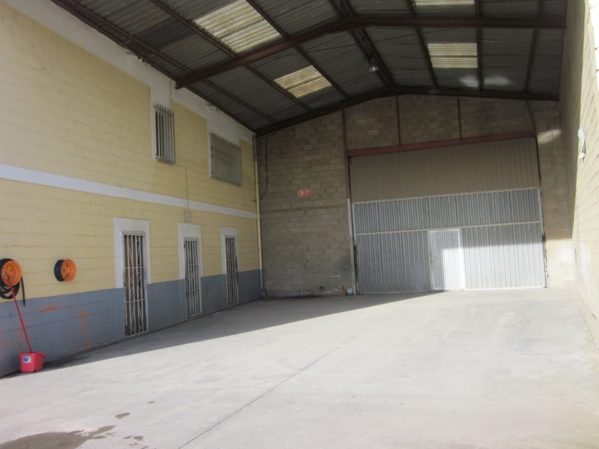 NAVE INDUSTRIAL EN SANTOVENIA DE LA VALDONCINA