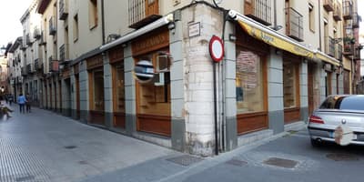 ALQUILER LOCAL COMERCIAL EN EL CASCO ANTIGUO.