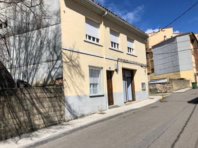 Vivienda unifamiliar en el centro de Cistierna.