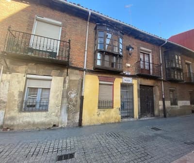 ¡OPORTUNIDAD INVERSORES! ESTUPENDO EDIFICIO EN EL CASCO ANTIGUO.