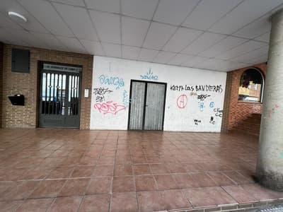 LOCAL COMERCIAL EN LA PALOMERA.
