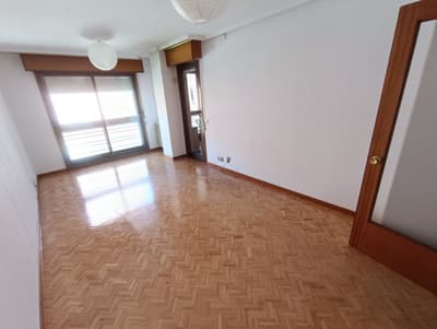 PISO EN ERAS DE RENUEVA.