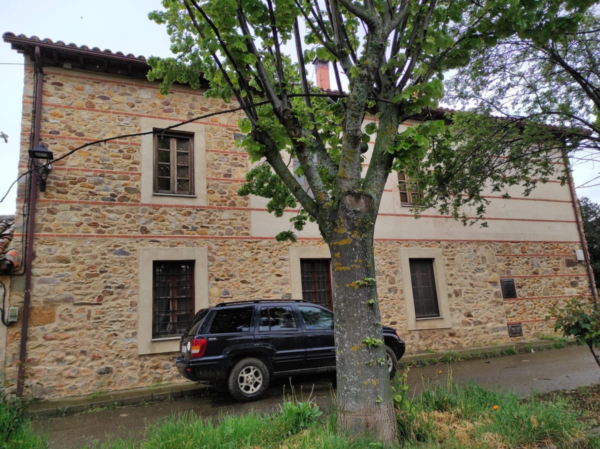 Se vende Centro de Turismo Rural en Luyego