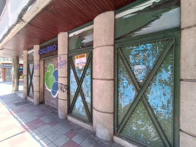 Se vende local comercial en León