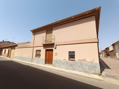 GRAN CASA EN LA ZONA DE VALENCIA DE DONJUAN
