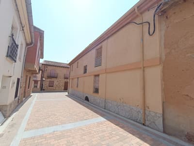 GRAN CASA EN LA ZONA DE VALENCIA DE DONJUAN