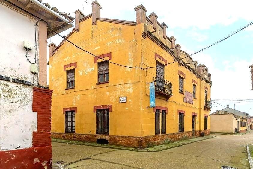 Casa con bodega en Gordoncillo