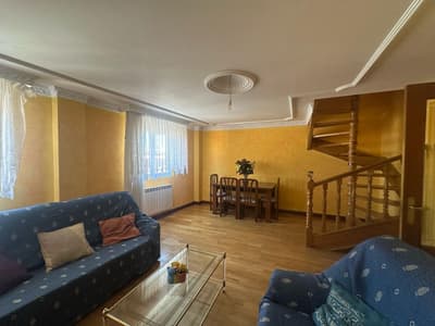 FANTÁSTICO DUPLEX EN VILLAQUILAMBRE PUEBLO DE 100 M2 3 HABITACIONES Y GARAJE.