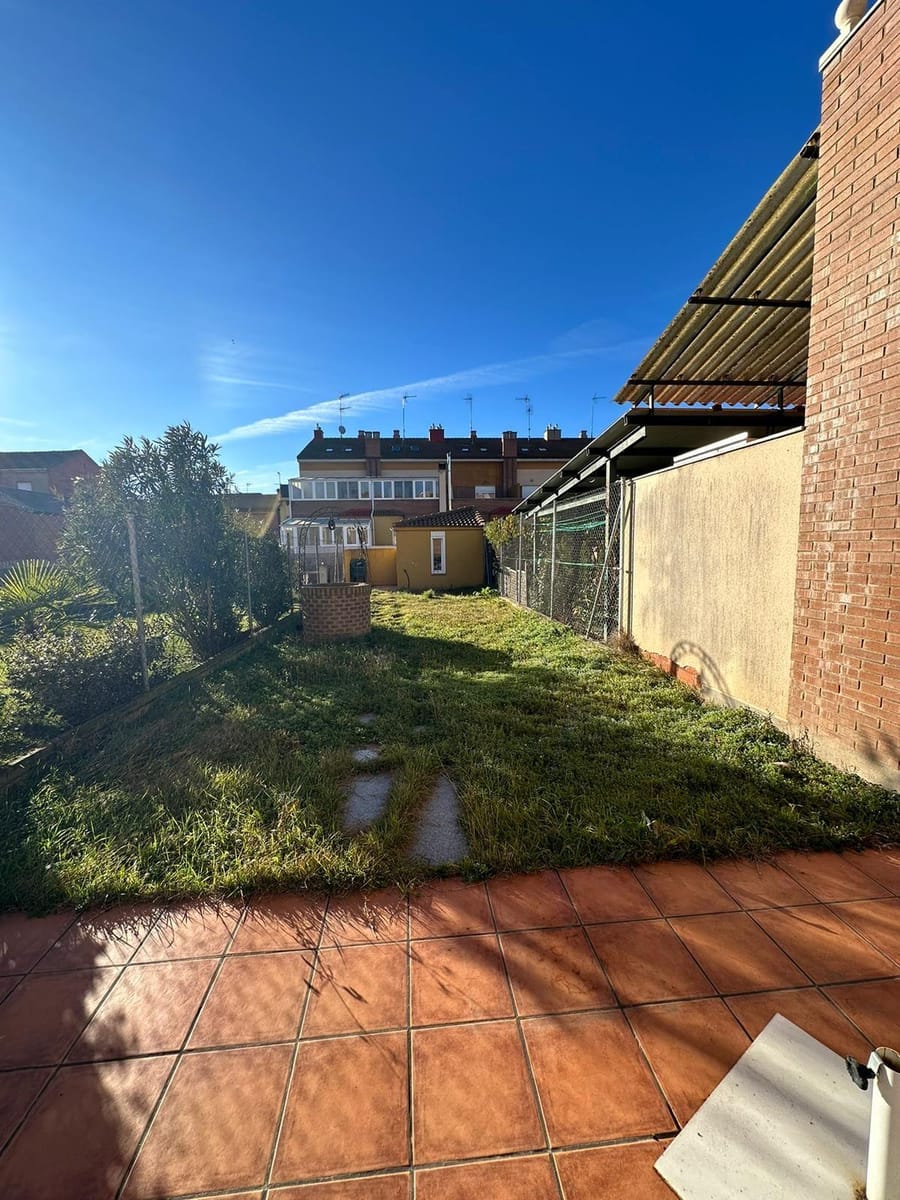 CHALET EN HOSPITAL DE ORBIGO (LEON)
