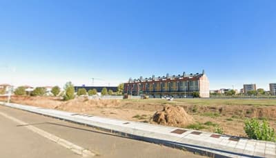 CHALET PAREADO EN LA LASTRA (LEON)