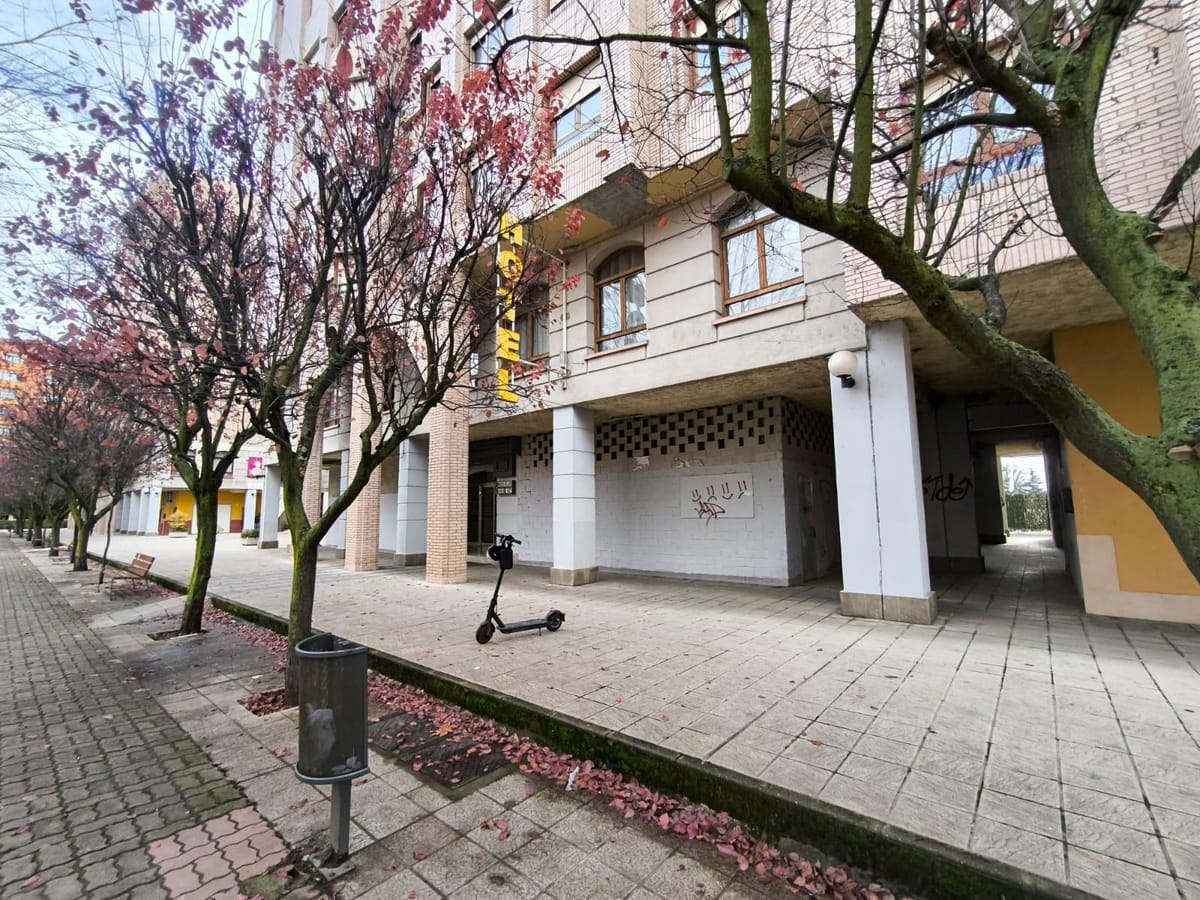 OPORTUNIDAD LOCAL EN VENTA POLÍGONO 10