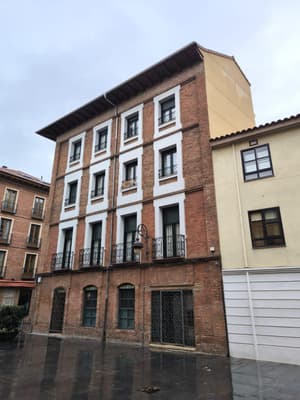 LOCAL COMERCIAL AL LADO DE LA CATEDRAL DE LEON