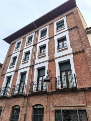 LOCAL COMERCIAL AL LADO DE LA CATEDRAL DE LEON