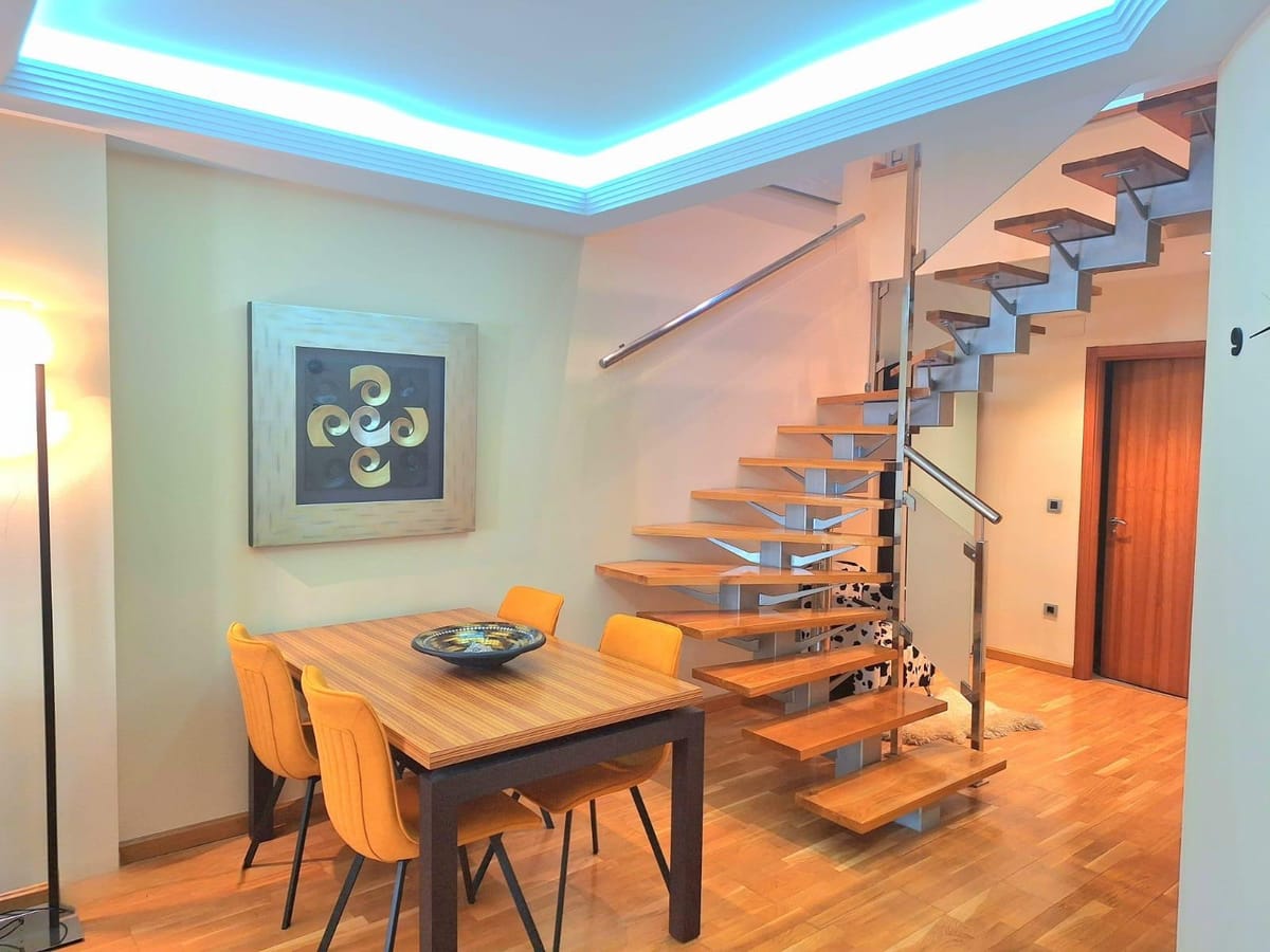 DÚPLEX DE LUJO · 130 m² · CALLE REPÚBLICA ARGENTINA · CENTRO DE LEÓN