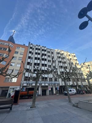 PISO DE 177 M2 PLAZA DE LAS CORTES (LEON)