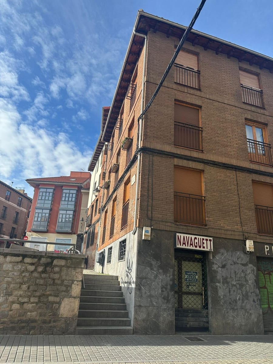 LOCAL PLAZA RIAÑO - CASCO ANTIGUO DE LEON