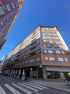 PISO DE 4 HABITACIONES EN ZONA CORTE INGLES DE LEON