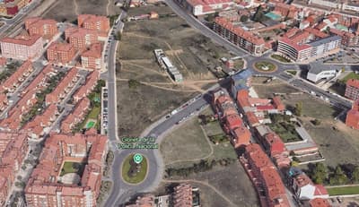 Suelo urbano en esquina calle Orugo en Trobajo del Camino (León)