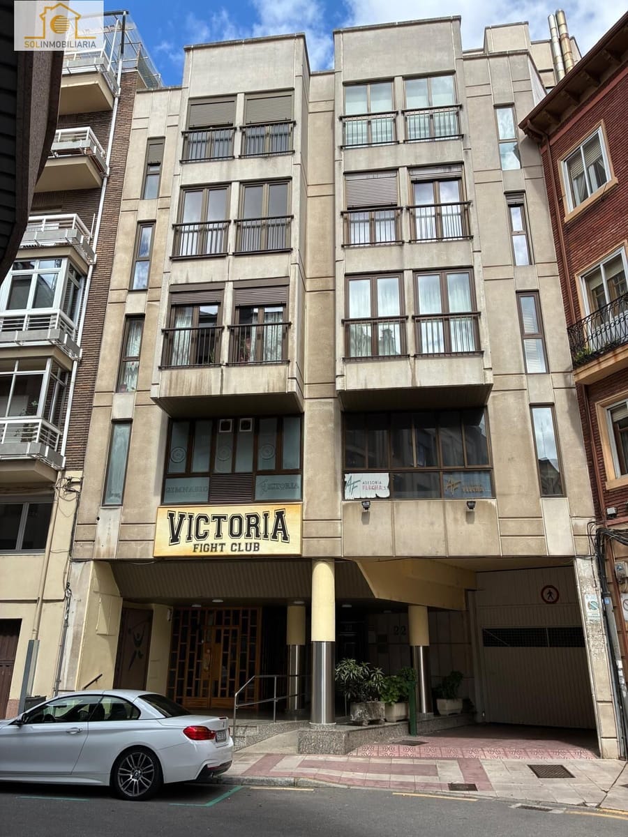 SE VENDE PISO EN LA CALLE SAMPIRO (LEON)