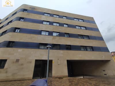 PISO EN EL CENTRO DE LEÓN CON GARAJE  Y TRASTERO