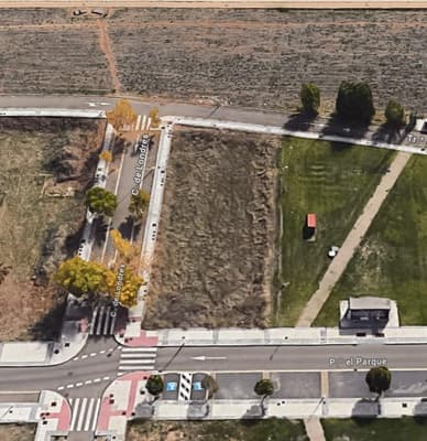 Parcela urbana de 786 m² en La Lastra ideal para 7 adosados