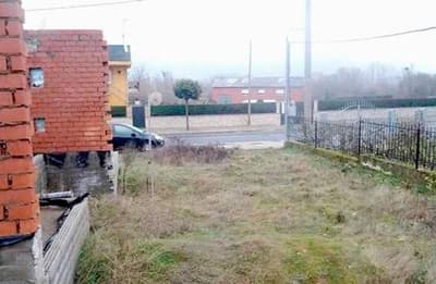 Obra parada en venta de viviendas unifamiliares adosadas en calle Real, Cuadros, León