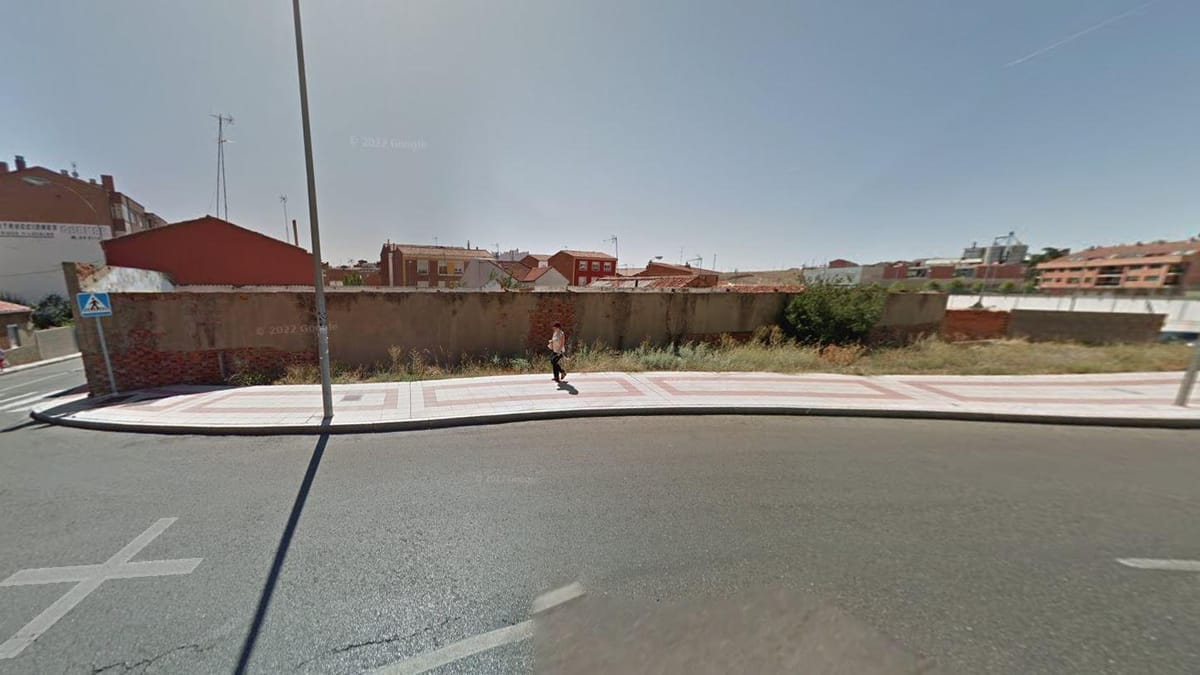 Terreno en venta en calle San Antonio, León.