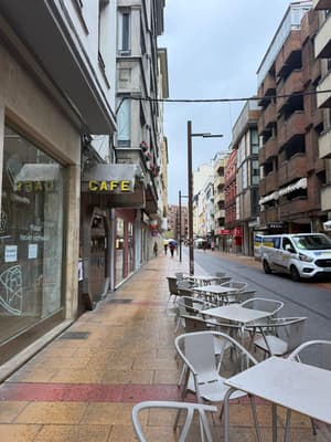 Se alquila local Burgo Nuevo