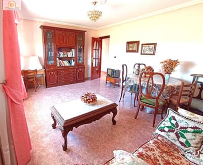 Casa con garaje y jardín en Villanueva de las Manzanas