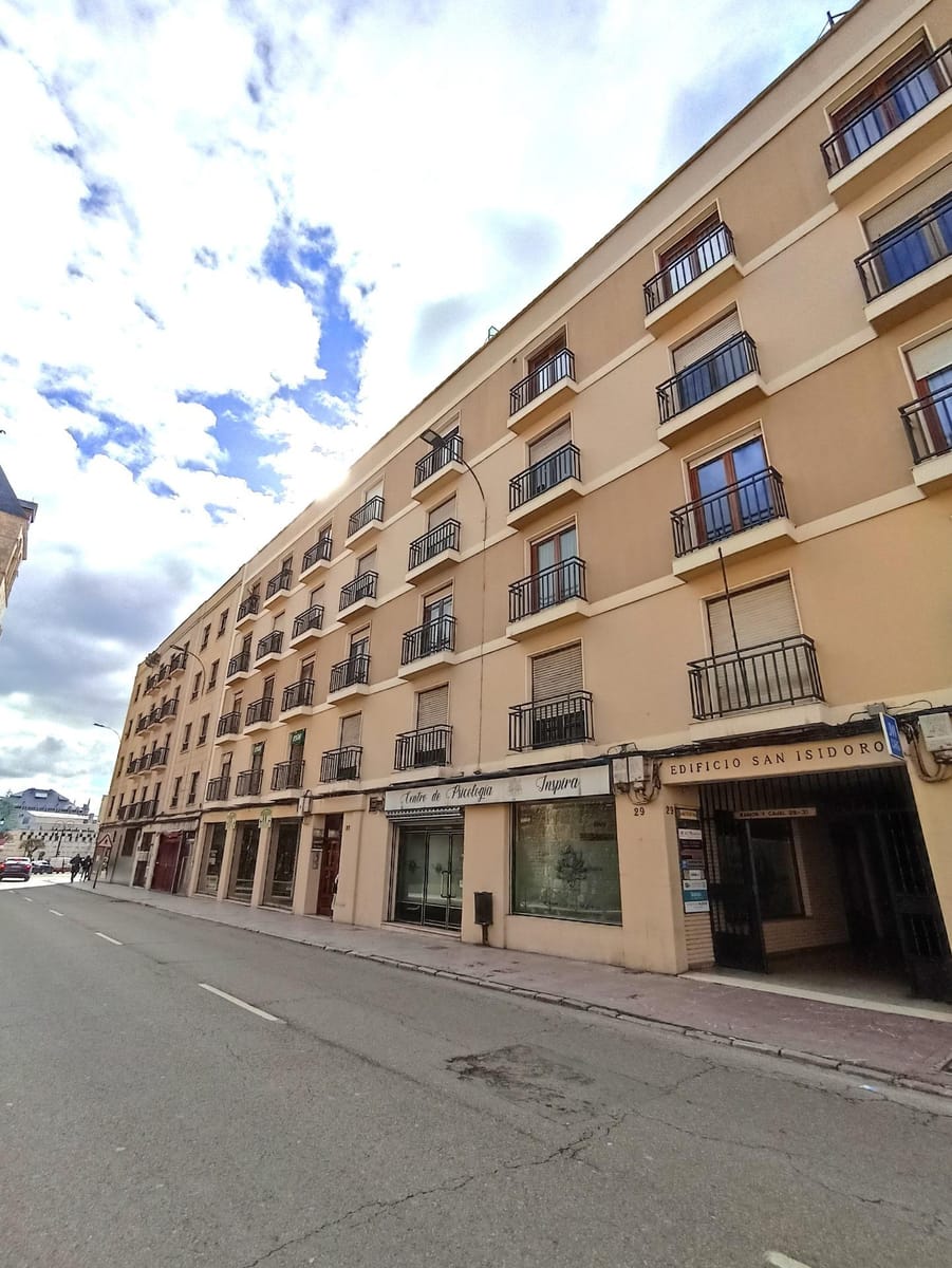 Oficinas en el Centro de León con Cambio de Uso a Viviendas