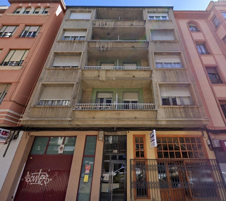 Oportunidad de Inversión en el Centro de León: Edificio con 9 Viviendas.