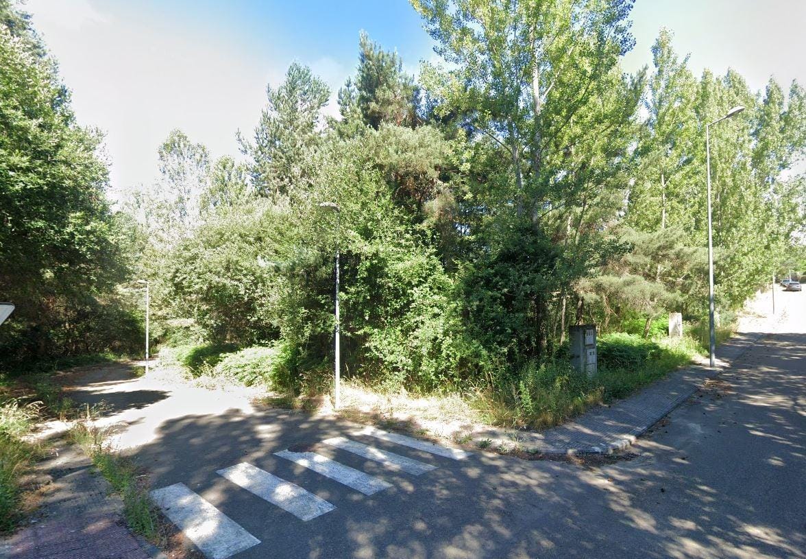 TERRENO URBANO EN VENTA – AVENIDA VEGAMIÁN, BOÑAR