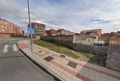 Parcela Urbana en Venta – León (Zona Universidad/Hospital)