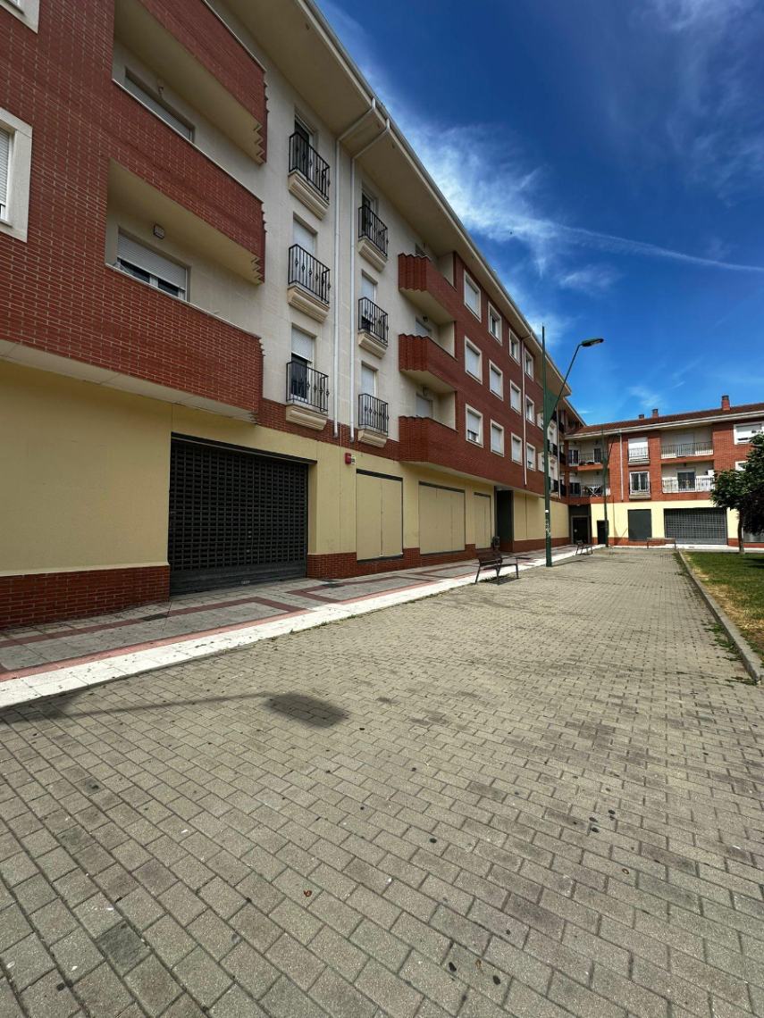 LOCAL DE 4000 M2 PARA GRANDES SUPERFICIES