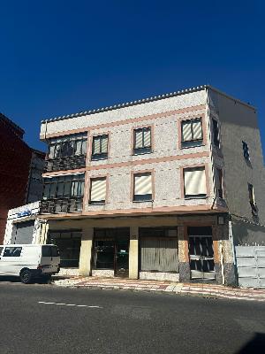 EDIFICIO EN TROBAJO DEL CAMINO