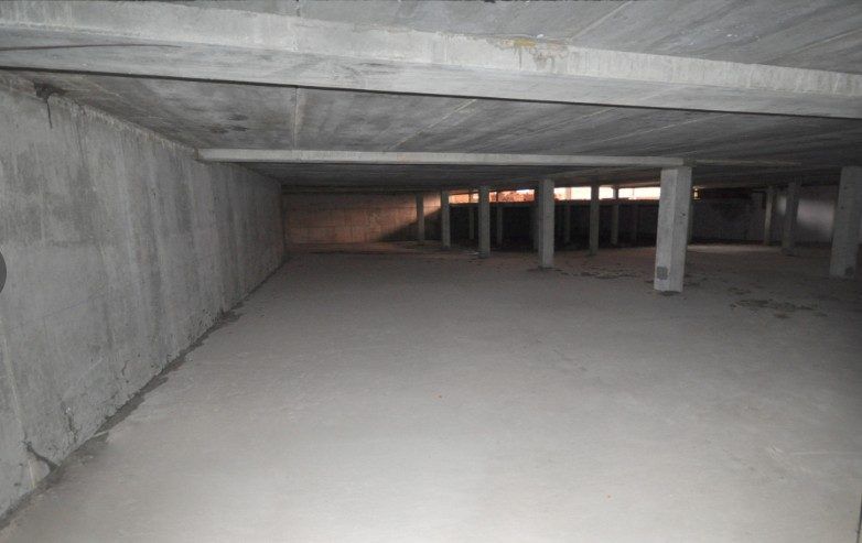 Se vende local en calle alfageme , trobajo del camino