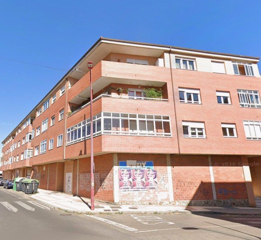 Se vende local en calle alfageme , trobajo del camino