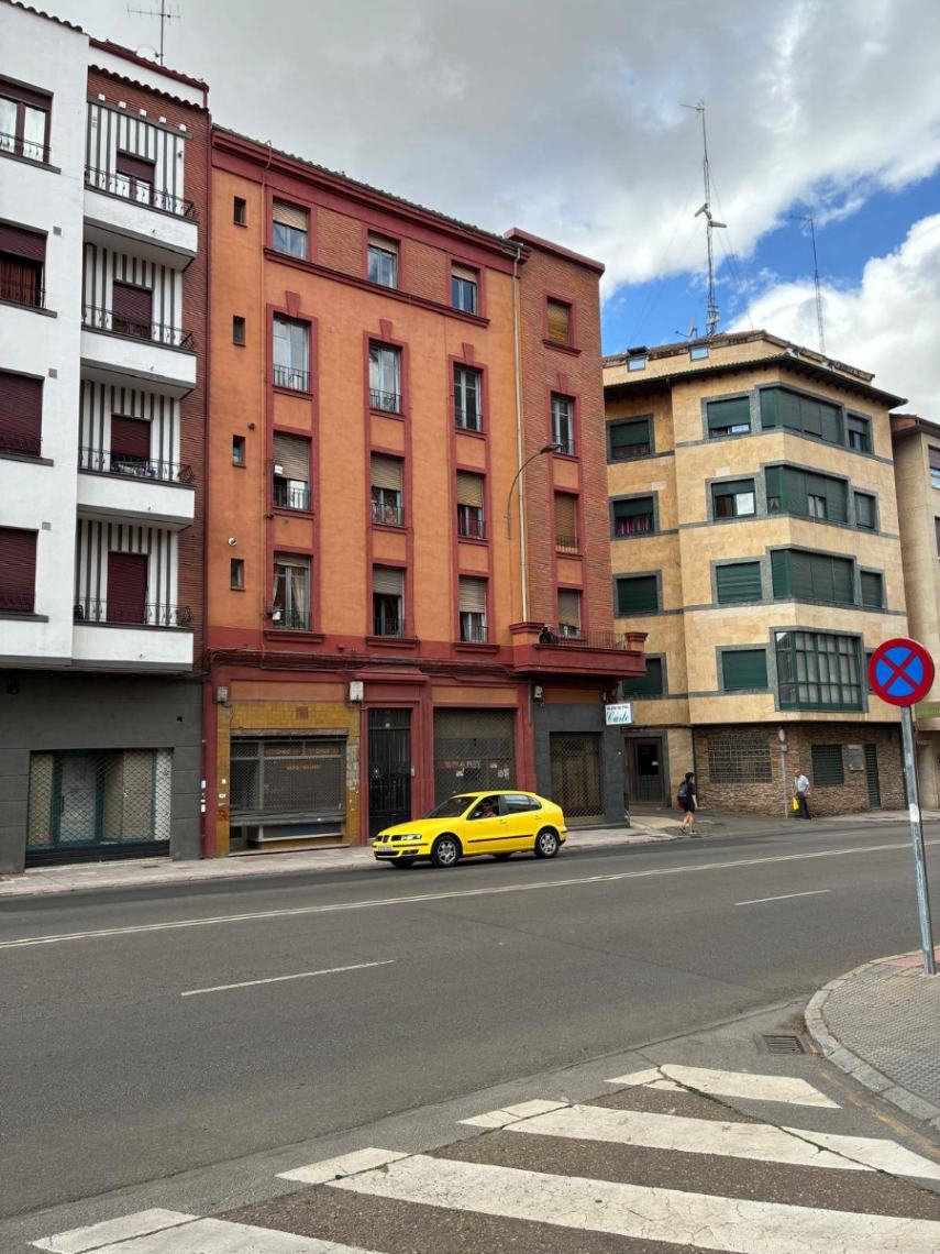 Piso para reformar Avenida de Álvaro López Núñez  (Renueva - San Esteban)