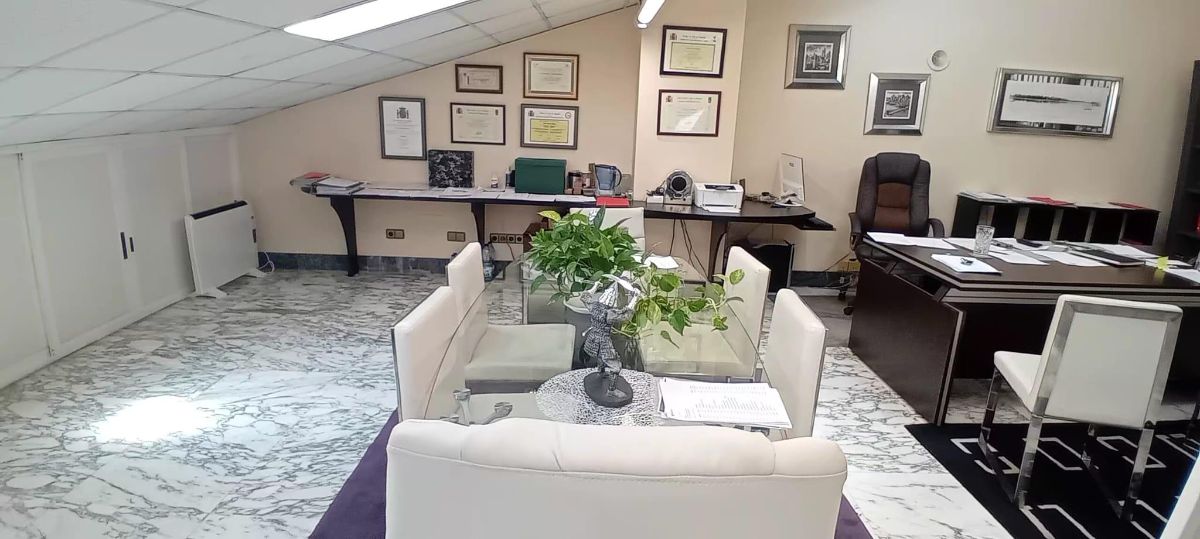 OPORTUNIDAD VENTA OFICINA BURGO NUEVO