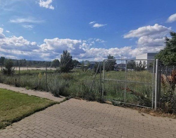 SH Terreno urbano para construir en venta en c. laura de los rios, 5, Leon.